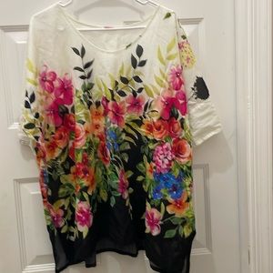 Beautiful floral Johnny was XXL women’s blouse
